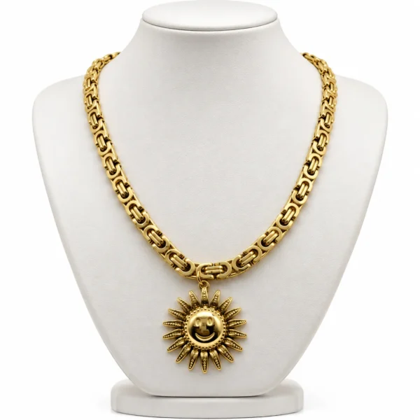 قلادة الشمس الذهبية الفاخرة – Sun Pendant Necklace